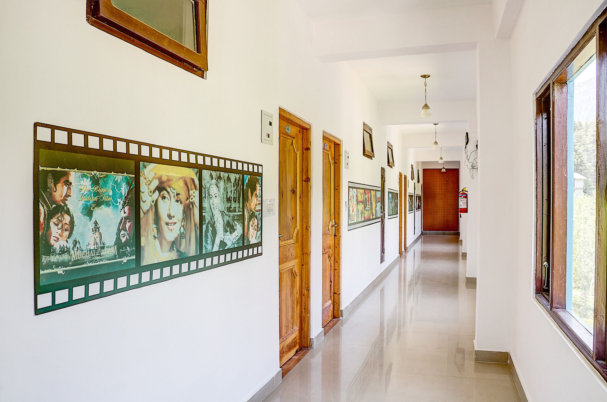 Treebo Trend Celebriti Manali Hotell Vashist Exteriör bild