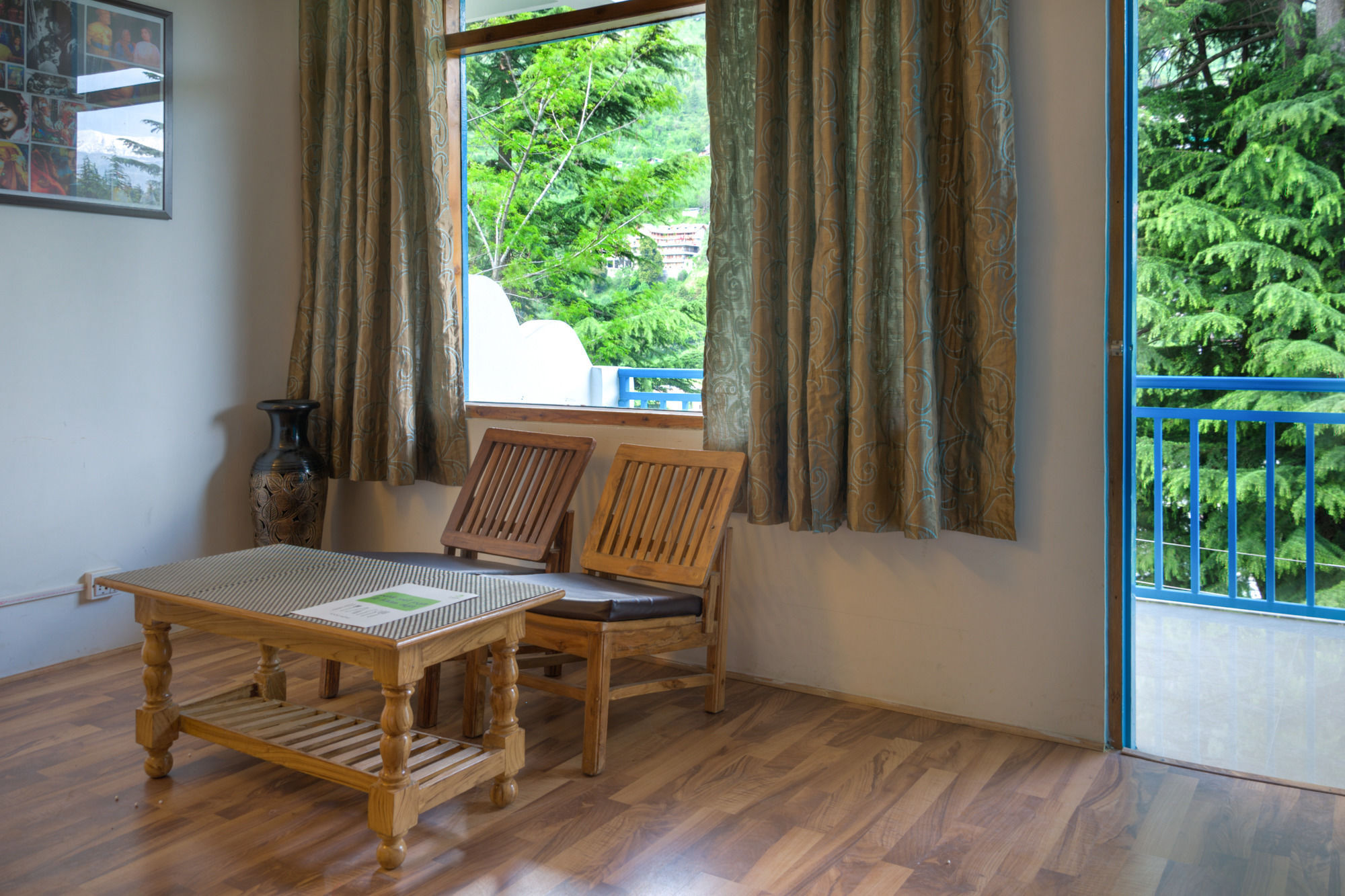 Treebo Trend Celebriti Manali Hotell Vashist Exteriör bild